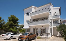 Apartments Lovrić